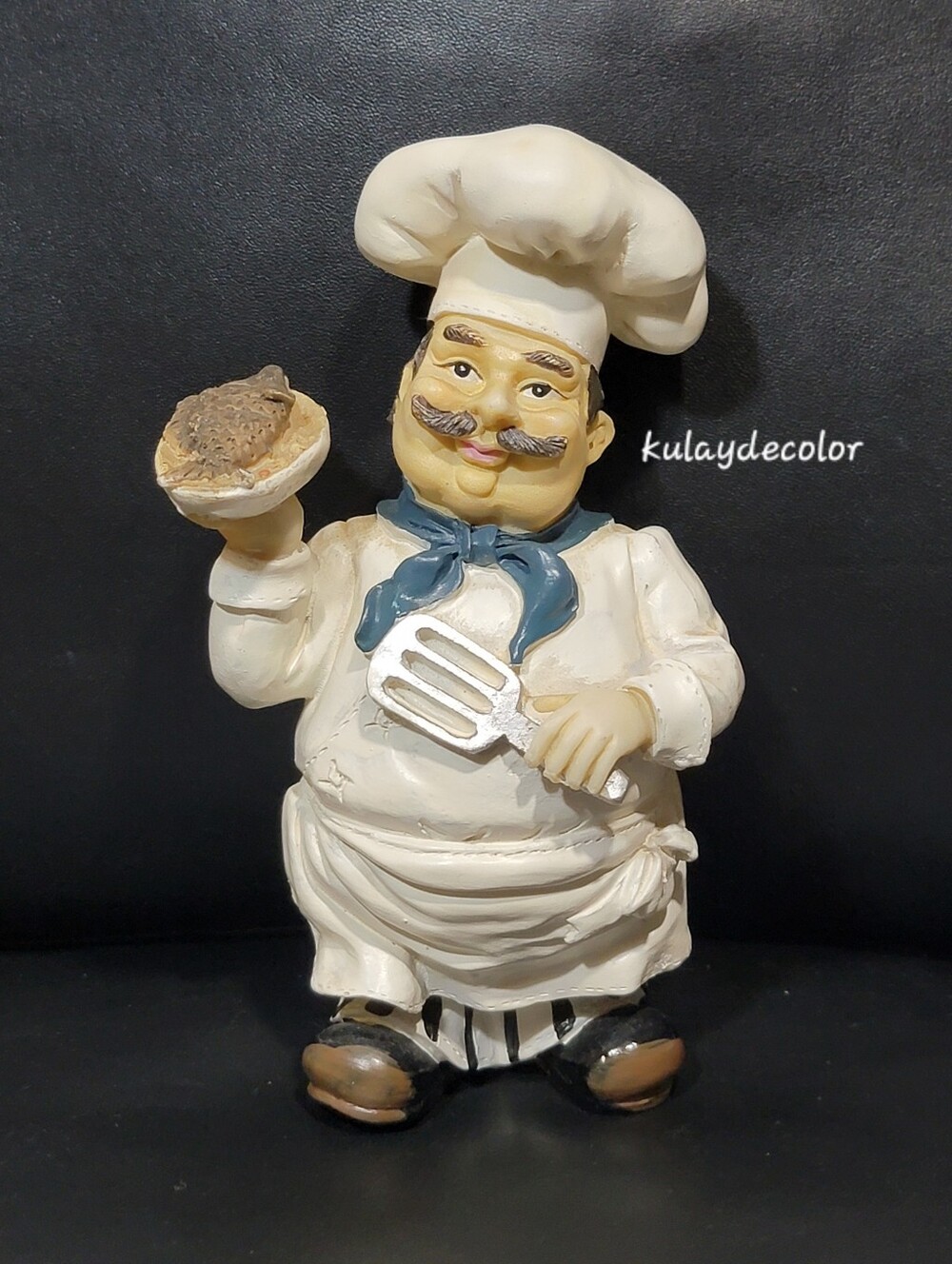 Vintage Resin Chef Figurine Holding Fish & Spatula Kitchen Decor Hand Painted